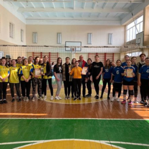 Competițiile sportive la fete – volei pentru clasele de gimnaziu și liceu